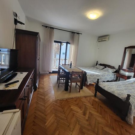 Studio Apartman Sa Pogledom Na More Мелине Екстериор снимка