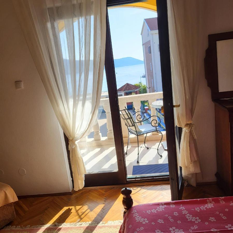 Studio Apartman Sa Pogledom Na More Мелине Екстериор снимка