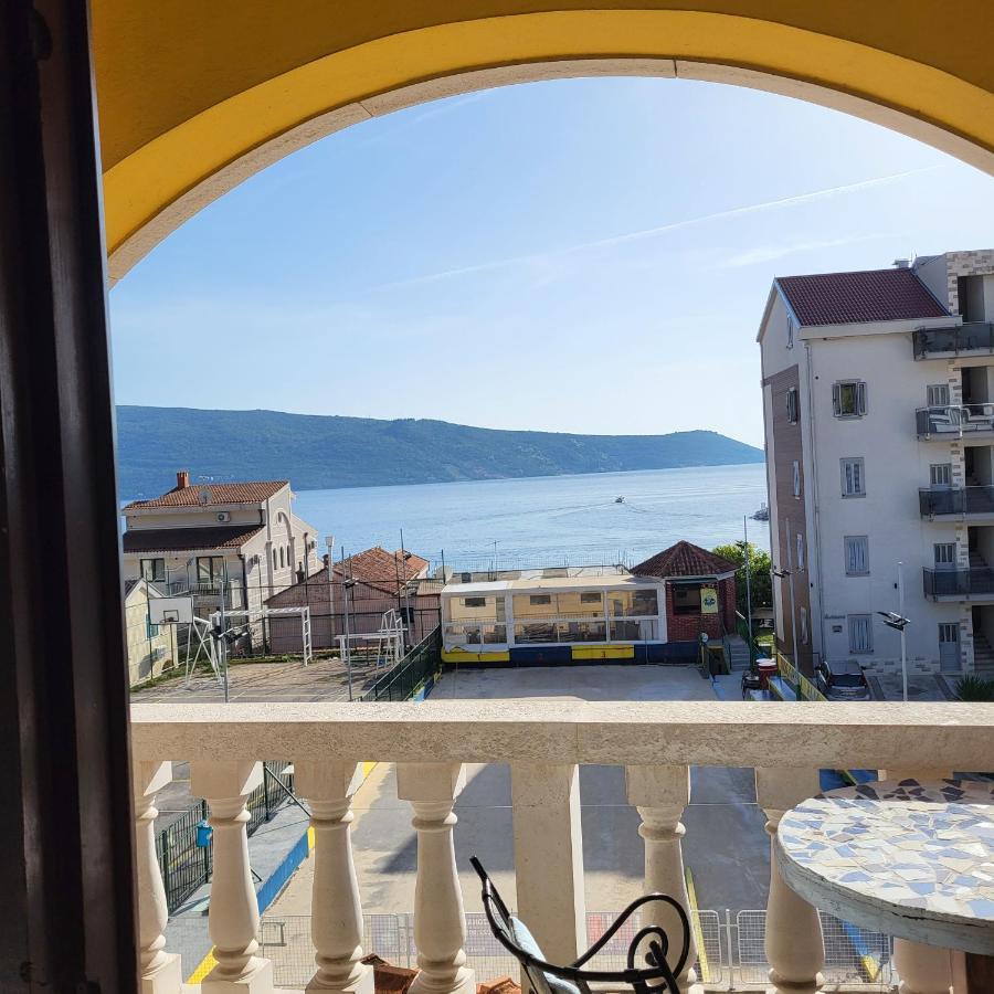 Studio Apartman Sa Pogledom Na More Мелине Екстериор снимка